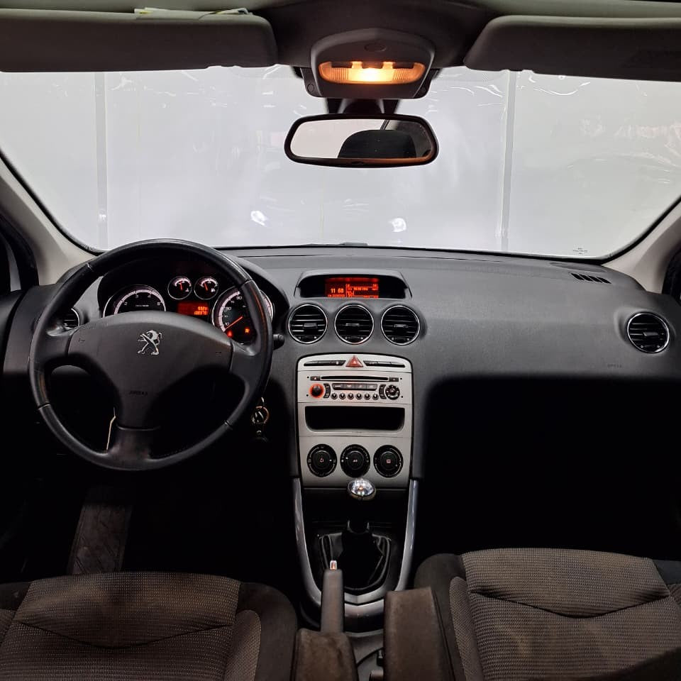 PEUGEOT 308 ALLURE 1.6 – 2013 – 138000 KM