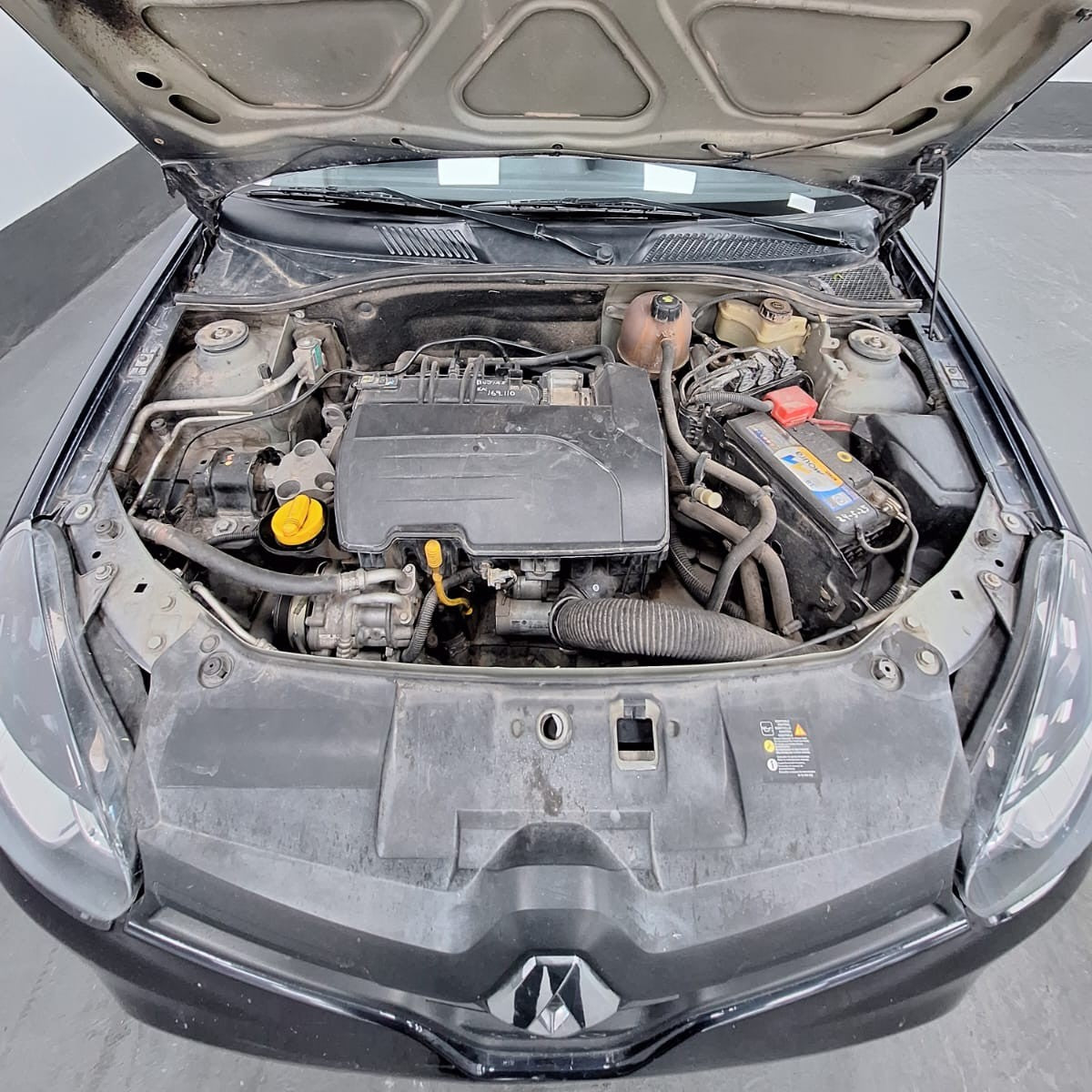 RENAULT CLIO MIO CONFORT - 2015 -  179.000 KMS - Belacar