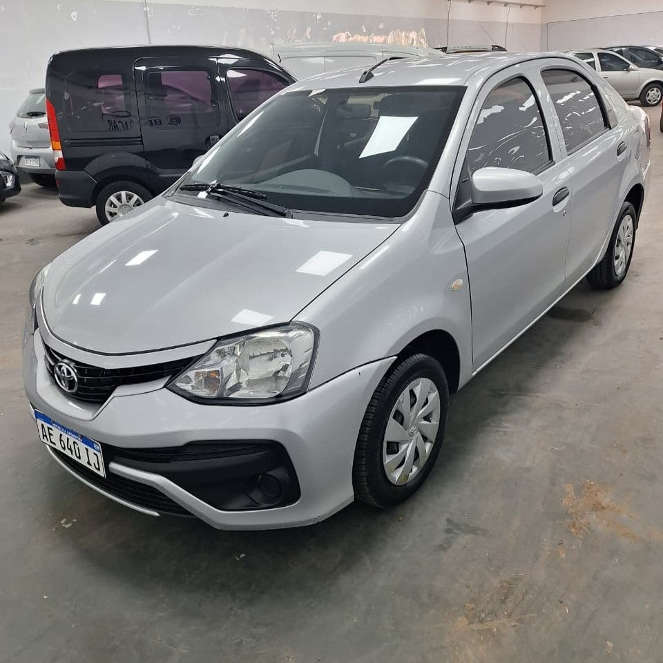 TOYOTA ETIOS X 1.5 MT – 2021 – 81000 KMS - Belacar