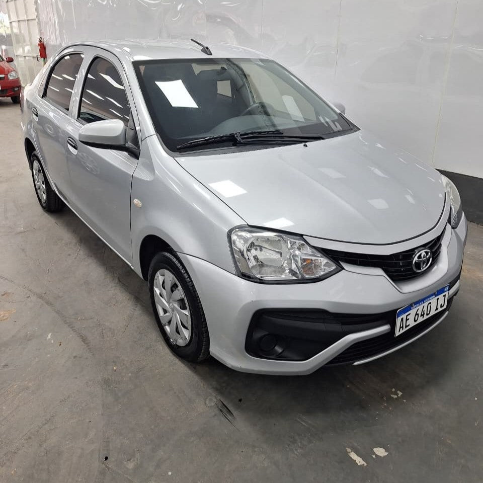 TOYOTA ETIOS X 1.5 MT – 2021 – 81000 KMS - Belacar