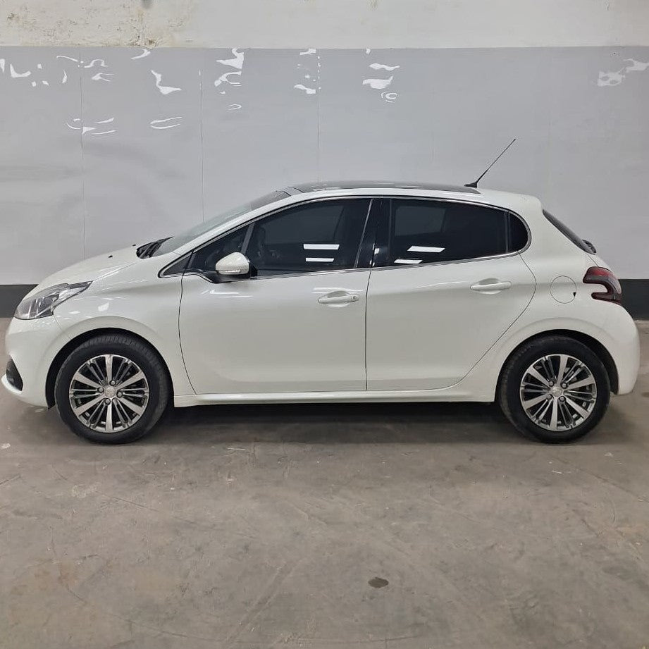 PEUGEOT 208 FELINE 1.6 – 2016 – 69000 KM