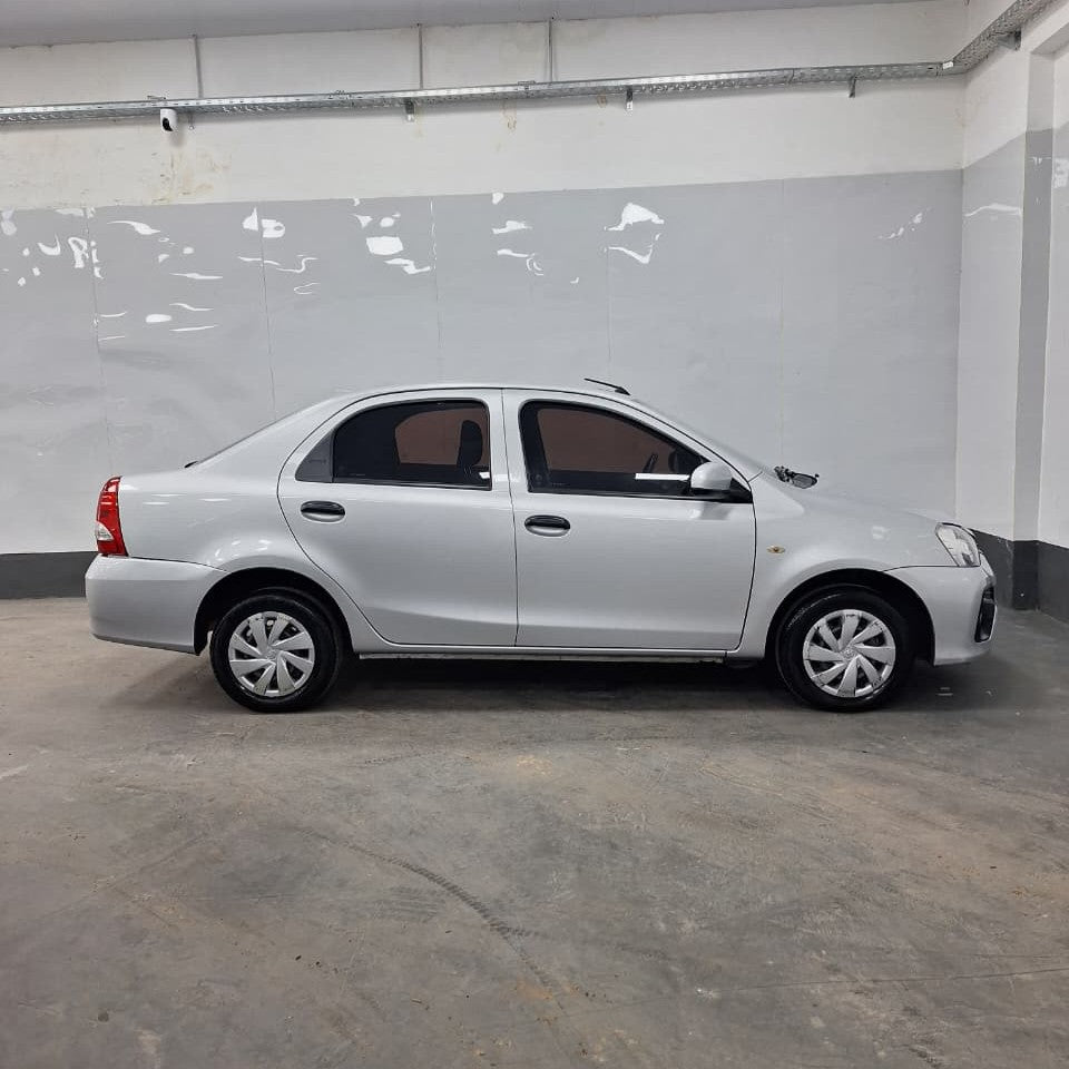 TOYOTA ETIOS X 1.5 MT – 2021 – 81000 KMS - Belacar