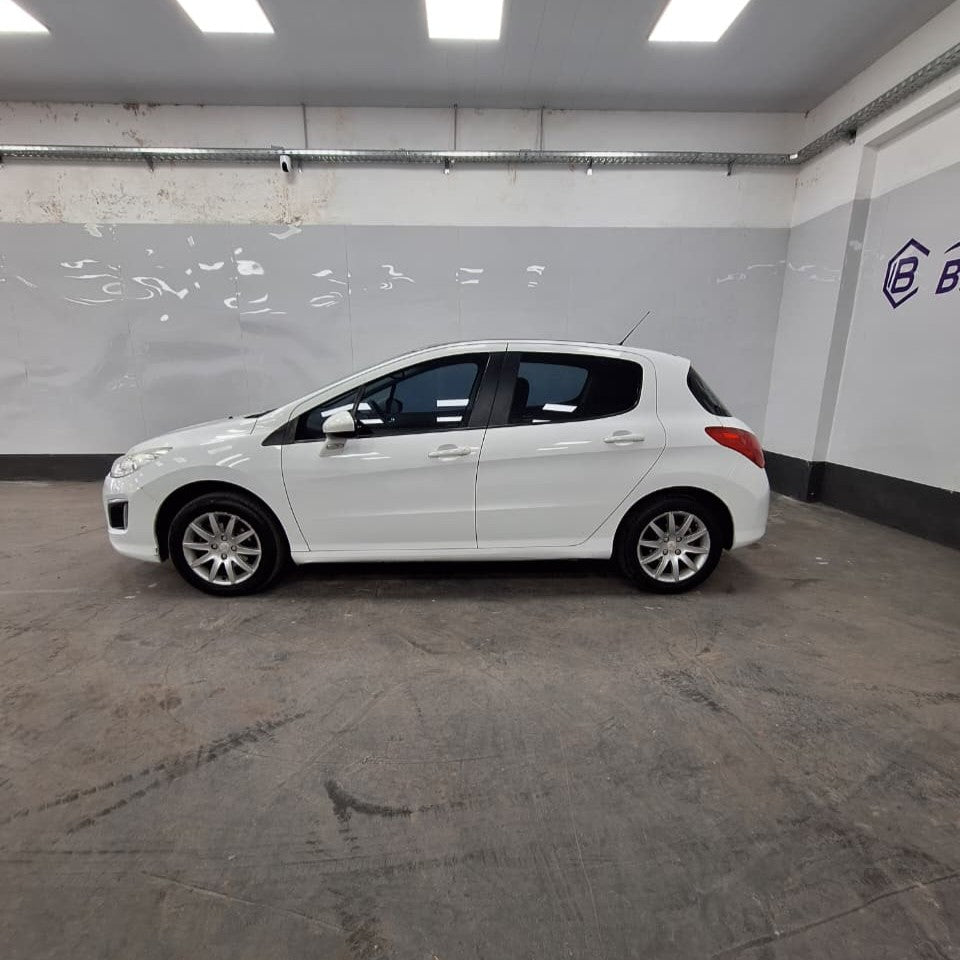 PEUGEOT 308 ALLURE 1.6 – 2013 – 138000 KM