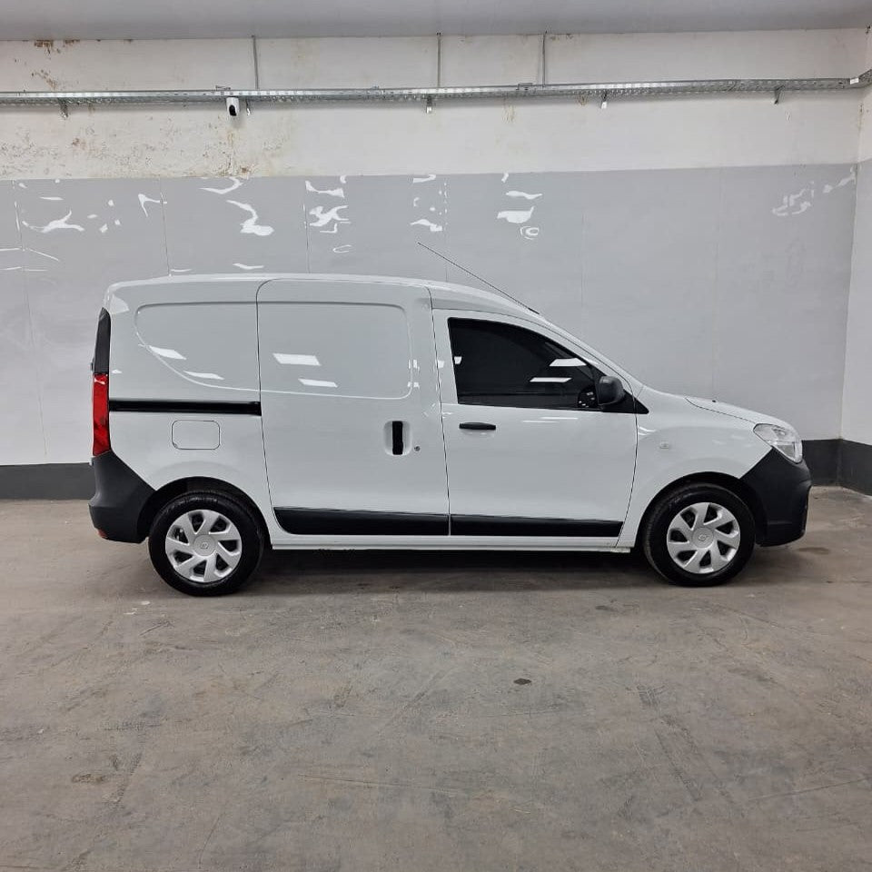 RENAULT KANGOO FURGÓN – 2023 – 26.000 KMS