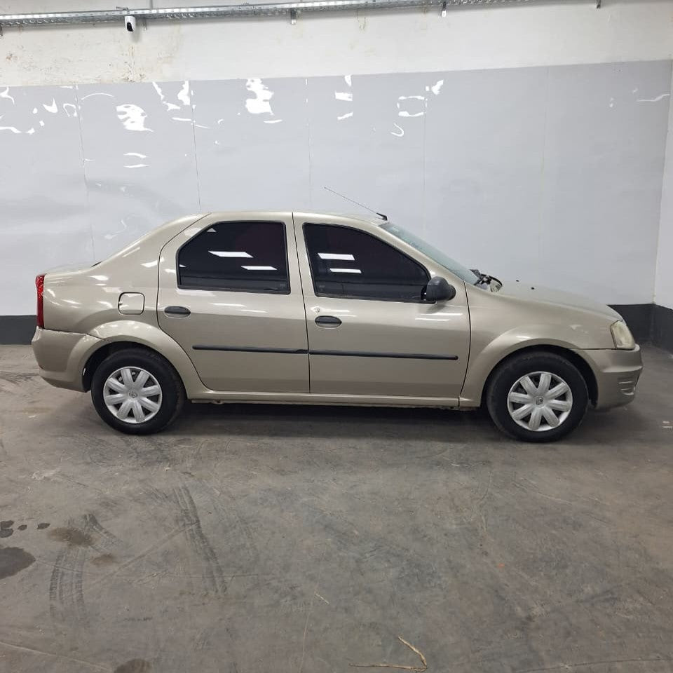 RENAULT LOGAN PACK II - 2013 - 211.000 KMS - Belacar