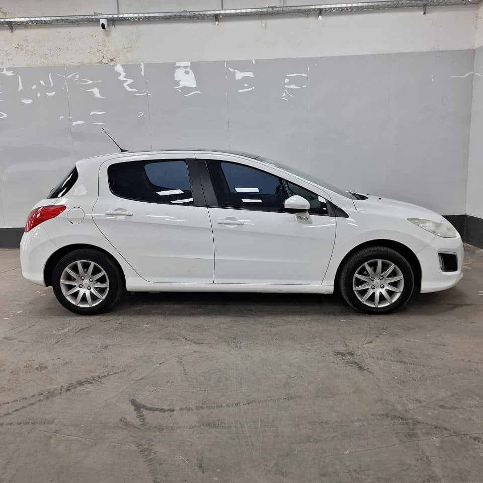PEUGEOT 308 ALLURE 1.6 – 2013 – 138000 KM