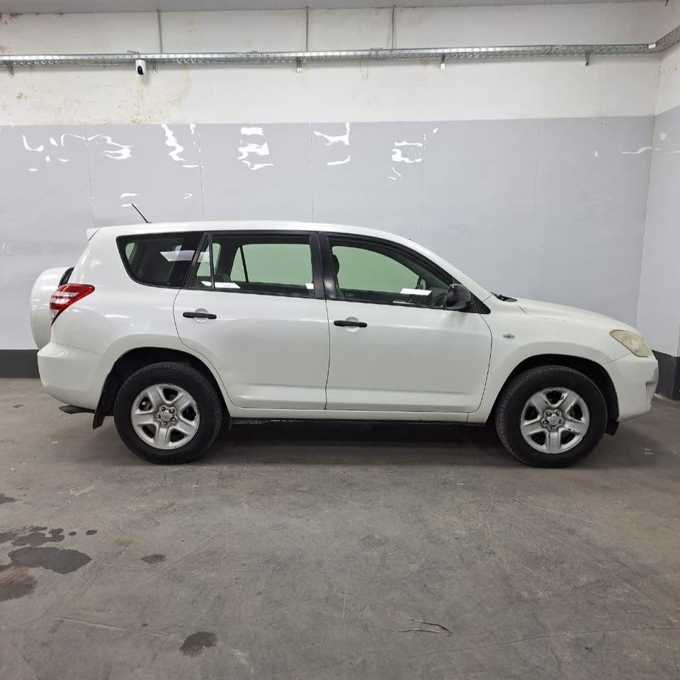 TOYOTA RAV4 4 2.4 AT - 2013 - 247000 KM - Belacar