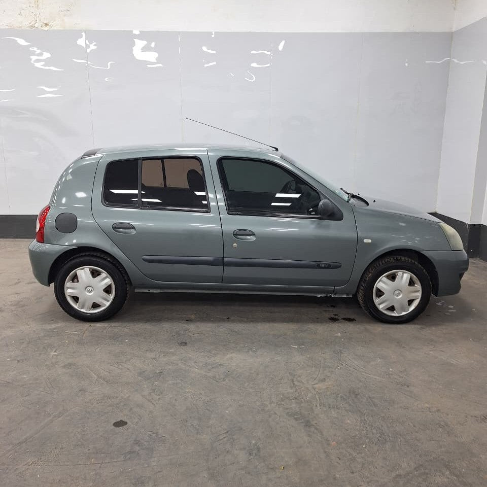 RENAULT CLIO ATH CD 5P – 2006 - &nbsp;185.000 KMS