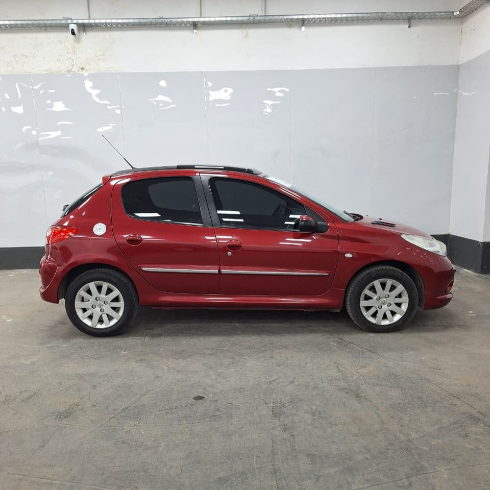 PEUGEOT 207 FELINE – 2012 – 174000 KM